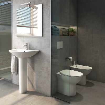 Set di sanitari filomuro Morning con tazza senza brida, bidet e copriwater con chiusura ammortizzata soft-close