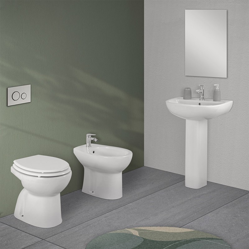 Sanitari bagno in set completo di lavabo con colonna e copriwater