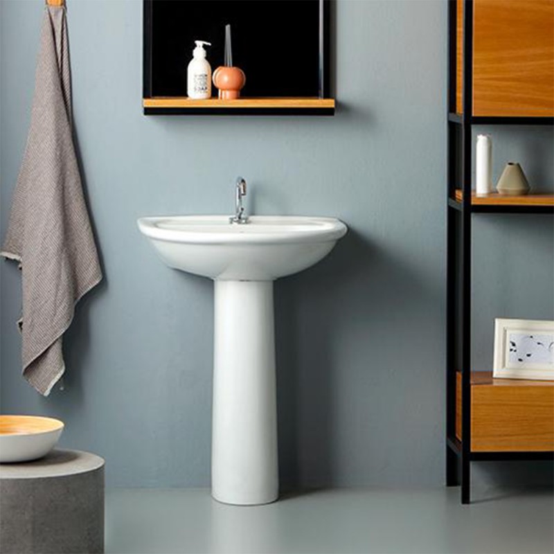 Lavabo a colonna da 65 cm in ceramica bianco lucida Rak Karla